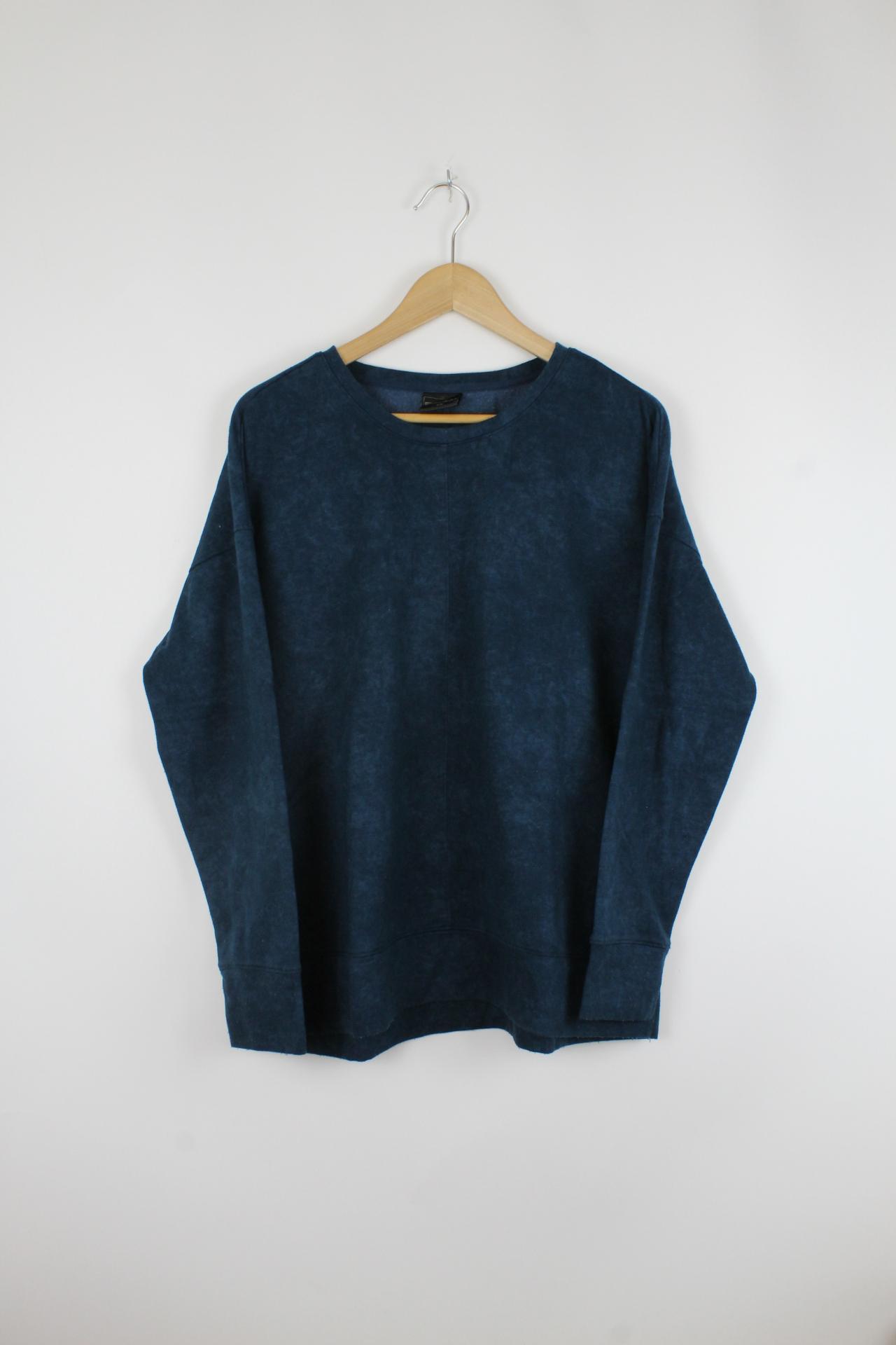 Basic Sweater - L